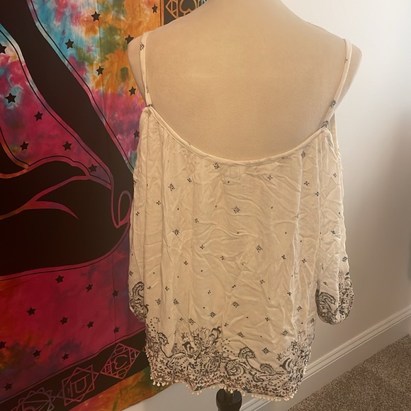 Ecote Cream Cold Open Shoulder Boho Flowy Top XS - Picture 7 of 7